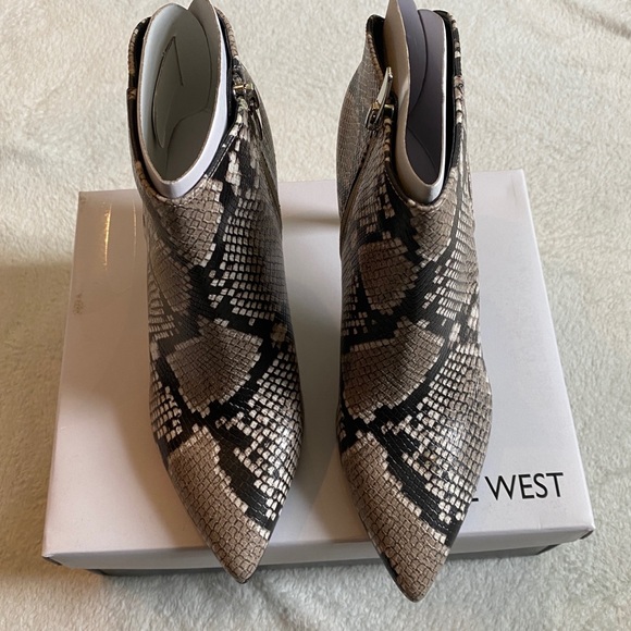 NEW Nine West Finny Skinny Heel Snakeskin Boot - Picture 5 of 9